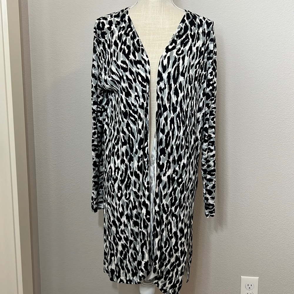 Sweet Romeo Cardigan in Grey Leopard